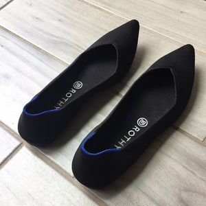 Black Pointed Rothy’s